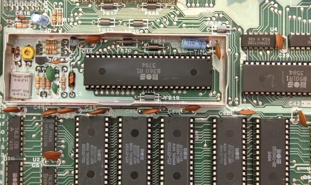 Plus/4 high-frequency components